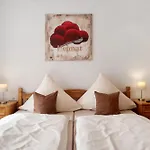 Dietsche Apartment *